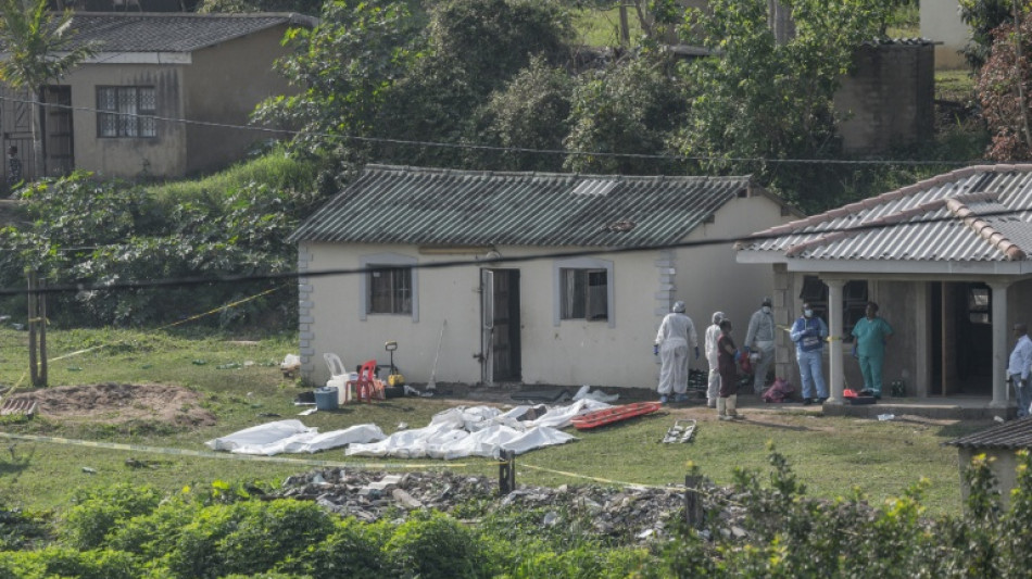Unos hombres armados matan a 11 personas en Sud&aacute;frica
