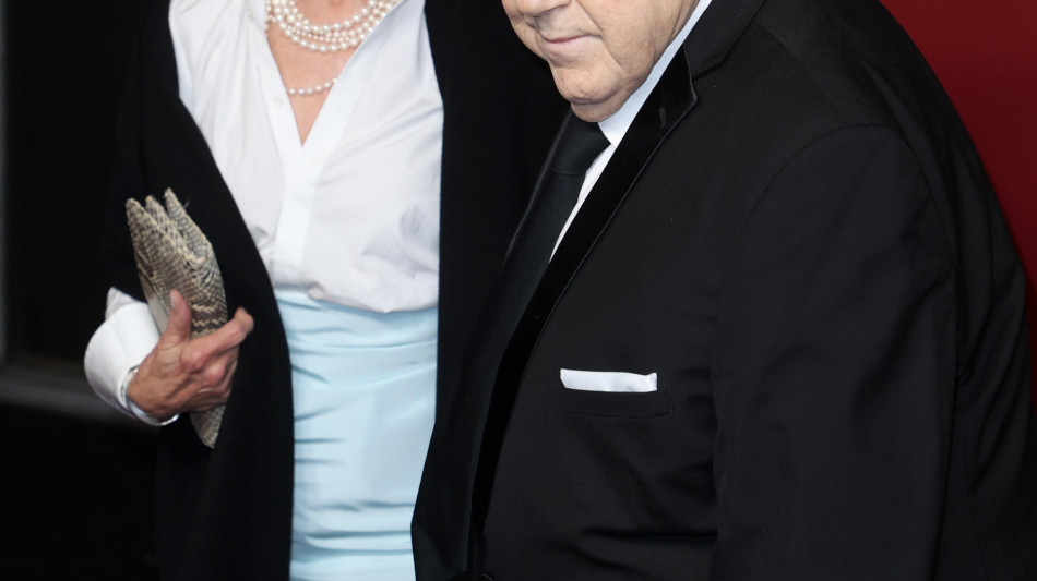 Morto a 76 anni George Wendt, star delle serie tv Usa 'Cheers'