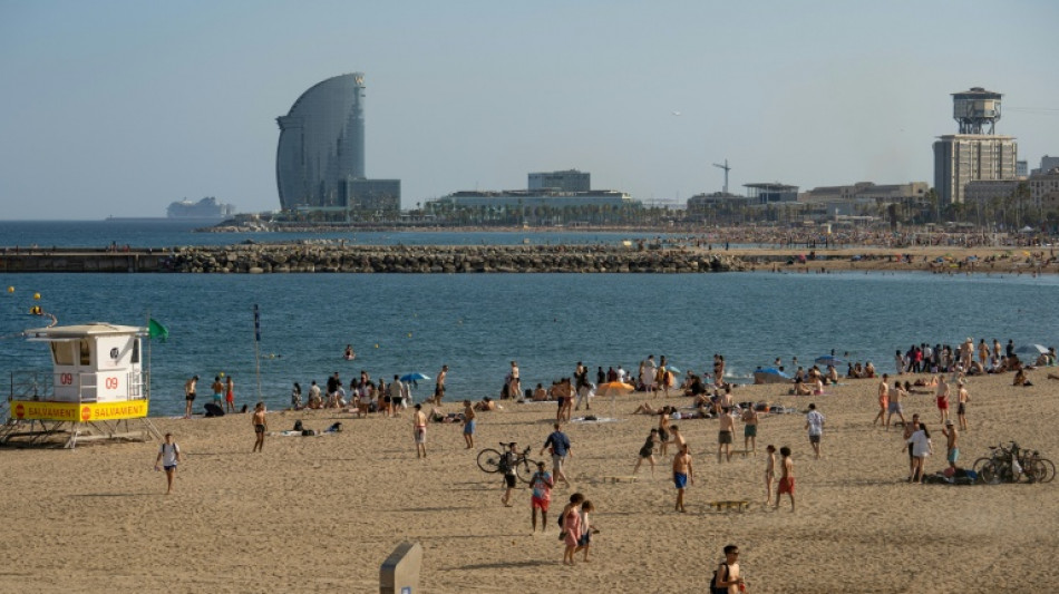 Barcelona refuerza los protocolos por calor de las empresas de limpieza tras la muerte de una trabajadora