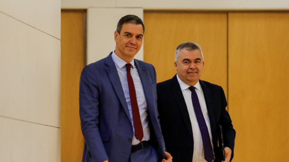 Pedro Sánchez afirma que desconocía presunta corrupción de dirigente socialista español que dimitió