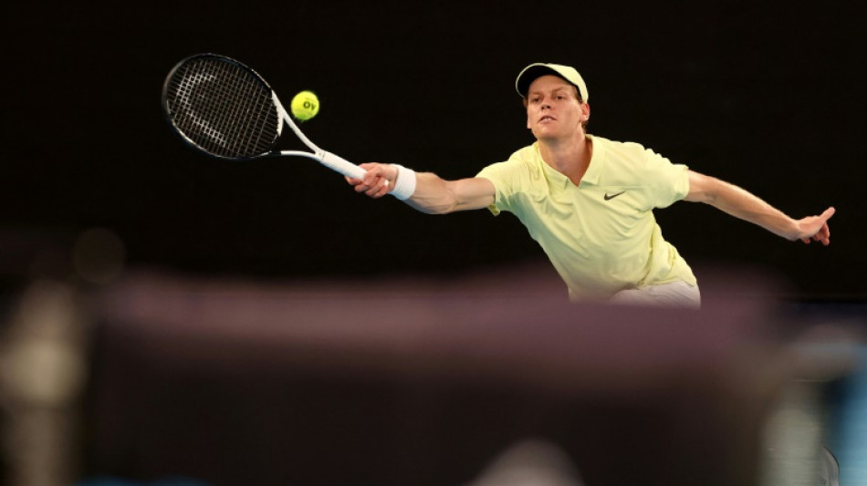 Sinner emenda 17&ordf; vit&oacute;ria seguida e vai &agrave;s oitavas do Aberto da Austr&aacute;lia