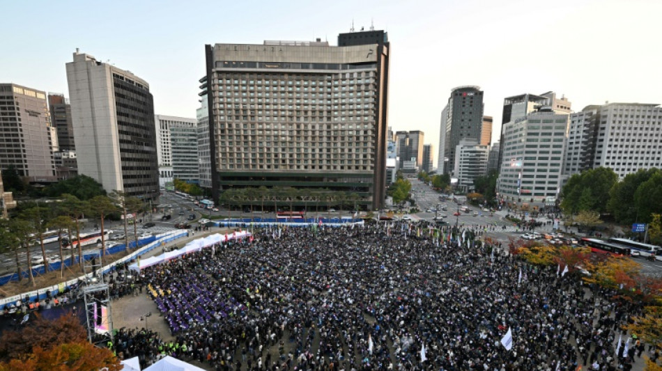 A S&eacute;oul, un grand rassemblement en hommage aux victimes de la bousculade meurtri&egrave;re de 2022