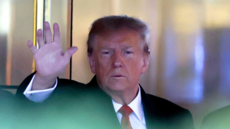Trump st&uuml;rmt in Verleumdungsprozess in New York aus dem Gerichtssaal