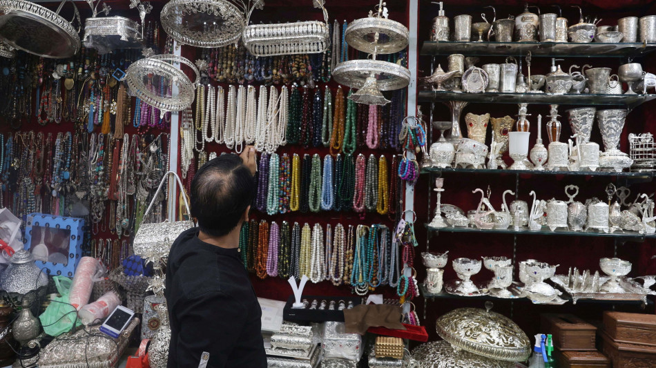 L'argento sprofonda del 31%, per l'oro calo del 10%