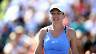 Simona Halep critica diferen&ccedil;a de tratamento ap&oacute;s suspens&atilde;o branda de Iga Swiatek