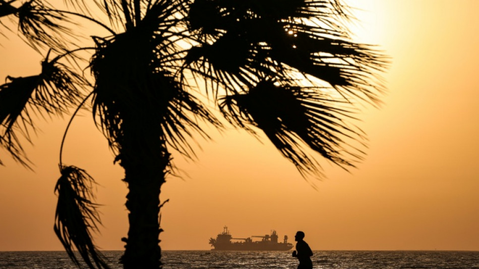 Iran targets Bahrain and Kuwait after new US strikes