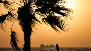 Iran targets Bahrain and Kuwait after new US strikes