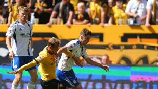 Dank Elfmeter: Schalke schiebt sich auf Platz zwei