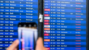 Evacua&ccedil;&otilde;es no Oriente M&eacute;dio come&ccedil;am com tr&aacute;fego a&eacute;reo limitado