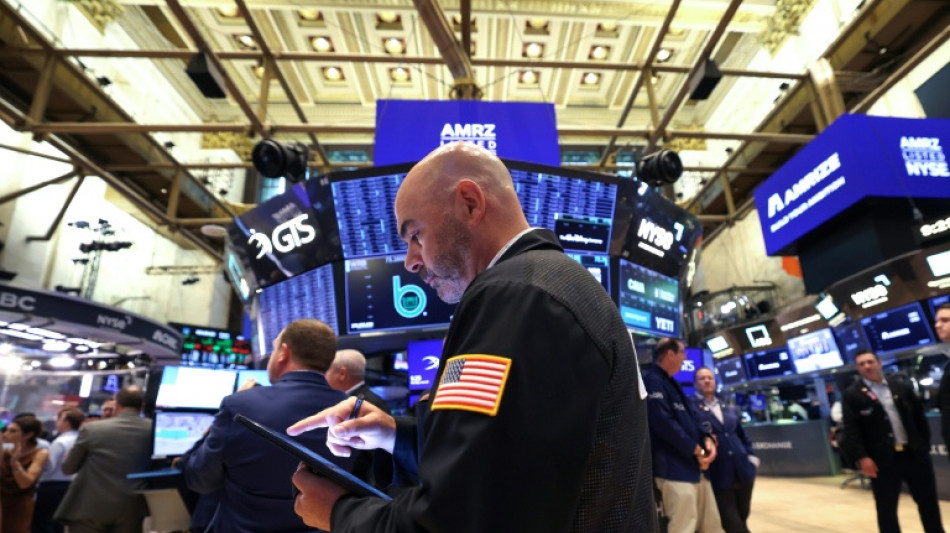 Wall Street attentiste avant des données économiques américaines, Nvidia au plus haut