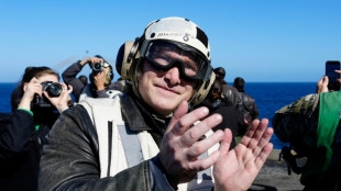 Milei assiste a exerc&iacute;cio militar com EUA a bordo do porta-avi&otilde;es USS Nimitz