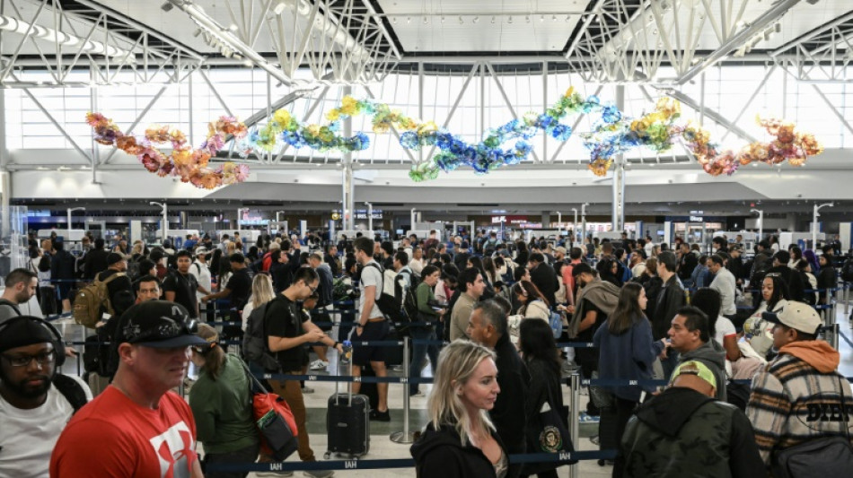 Paralisa&ccedil;&atilde;o or&ccedil;ament&aacute;ria nos EUA: milhares de voos cancelados e um sinal de esperan&ccedil;a