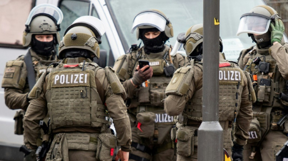Sch&uuml;sse bei Hausdurchsuchung in Baden-W&uuml;rttemberg: Polizistin leicht verletzt 