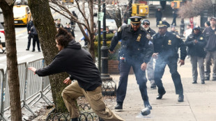 Pol&iacute;cia diz que explosivo improvisado foi lan&ccedil;ado perto de protesto antimu&ccedil;ulmano em Nova York