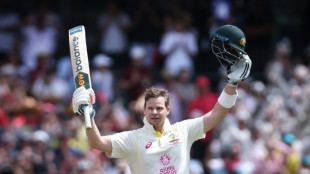 Smith kept waiting to bat as Robinson strikes for Sussex