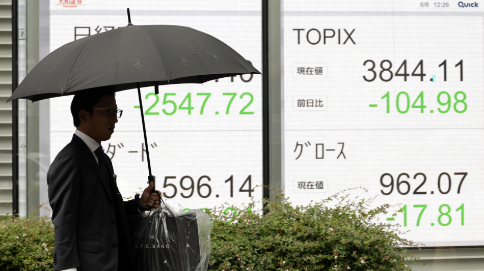 Borsa: Asia contrastata dopo la Fed e l'accordo Usa-Iran, Tokyo +1,65%