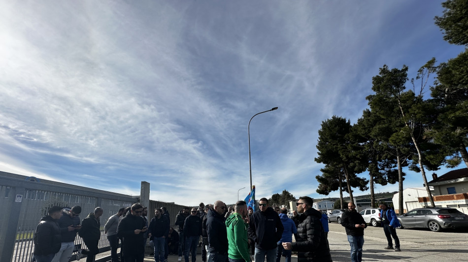 Vertenza Kuehne+Nagel, lavoratori in sciopero davanti ai cancelli