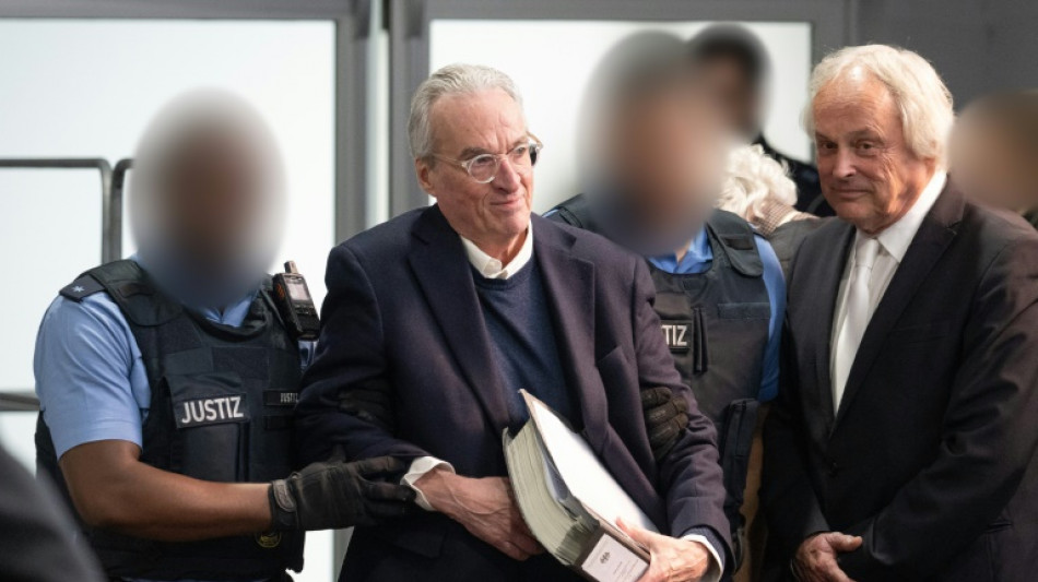 Neue Durchsuchungen in Umfeld von Reichsb&uuml;rgergruppierung um Prinz Reu&szlig;