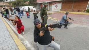 Venezuela: l'armée dans les rues pour initier les civils, menaces de Trump 