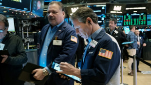 Wall Street cl&ocirc;ture en baisse, 2023 inqui&egrave;te de plus en plus