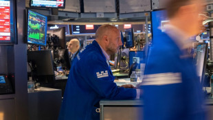 Wall Street termine en l&eacute;g&egrave;re baisse, prudente avant le rapport sur l'emploi