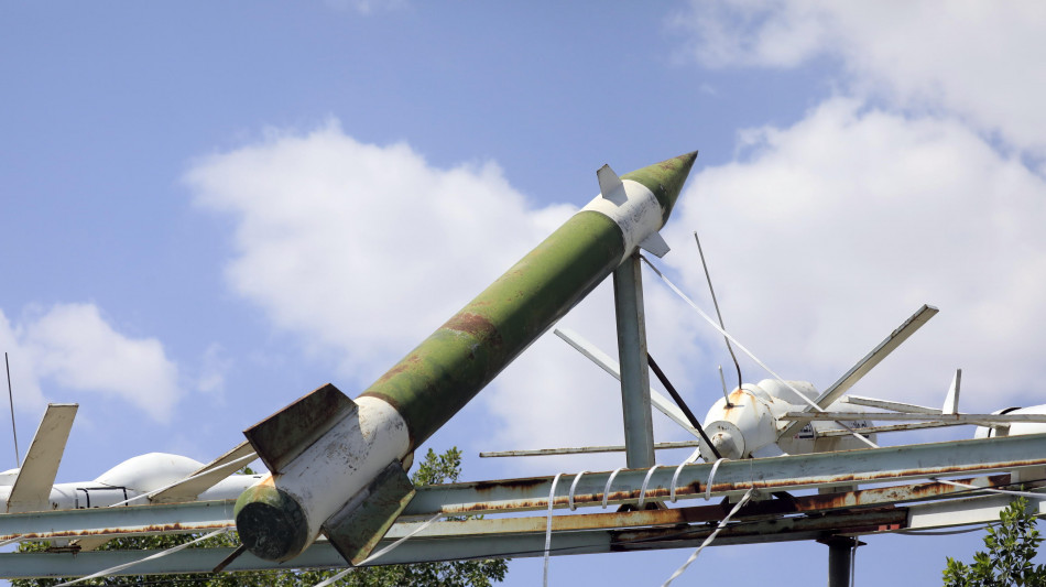 Houthi, 'abbiamo abbattuto un caccia saudita'