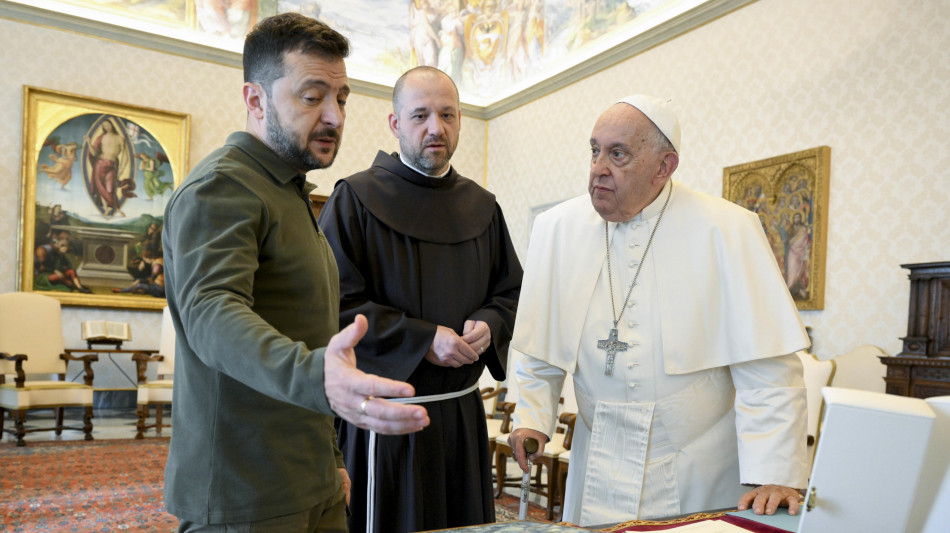 Media, Zelensky parteciperà ai funerali di Papa Francesco