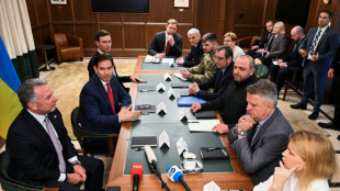 Rubio dice que se requiere "más trabajo" tras negociaciones EEUU-Ucrania en Florida