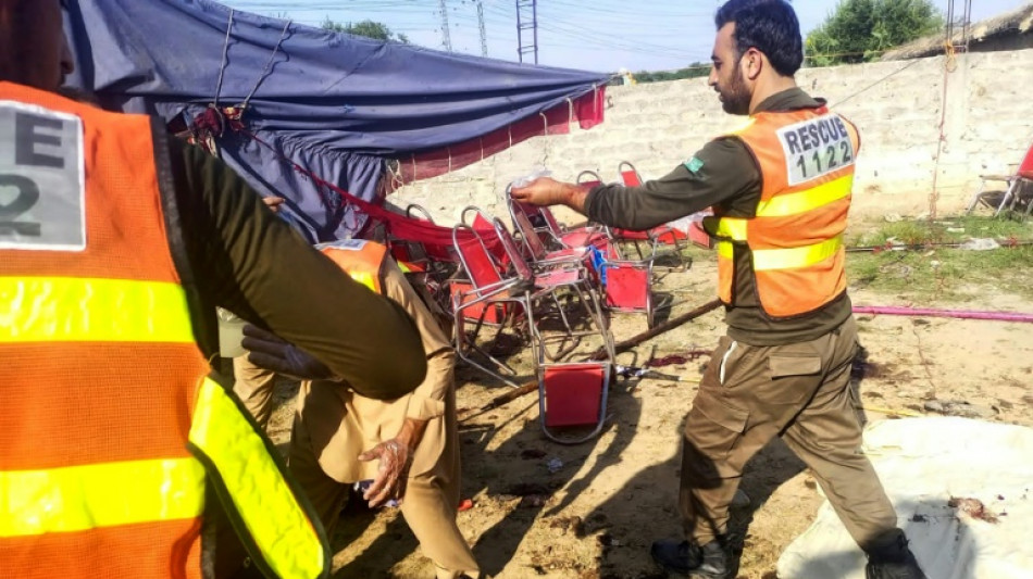 Explos&atilde;o em com&iacute;cio pol&iacute;tico no Paquist&atilde;o deixa 39 mortos
