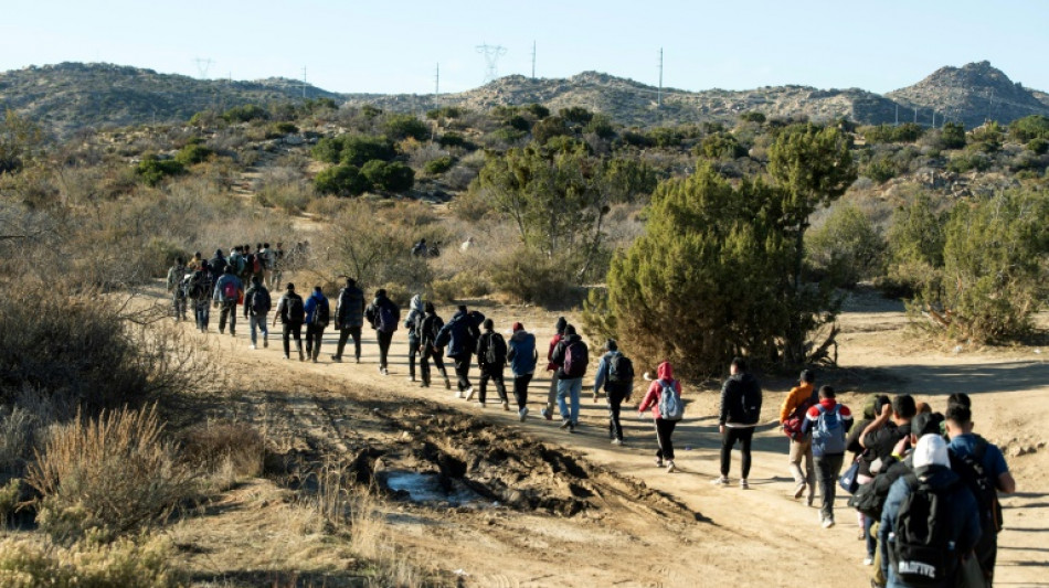 En Californie, les migrants retenus dans des "camps de d&eacute;tention &agrave; ciel ouvert"