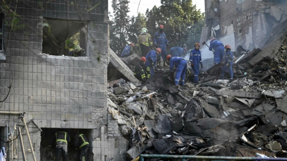 Ukraine: des frappes russes intenses sur Kiev font au moins 14 morts