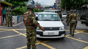 Studentenproteste in Bangladesch: Regierung schickt Armee auf die Stra&szlig;en