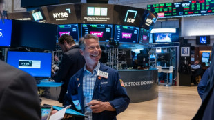 Wall Street ouvre en hausse, r&eacute;siste &agrave; la remont&eacute;e des taux obligataires