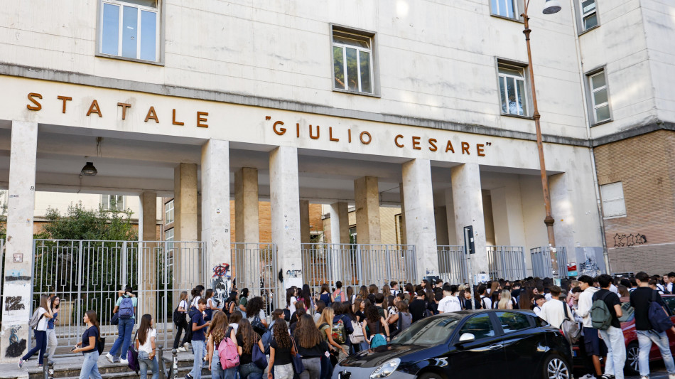 Choc per 'lista di stupri' al liceo Giulio Cesare di Roma