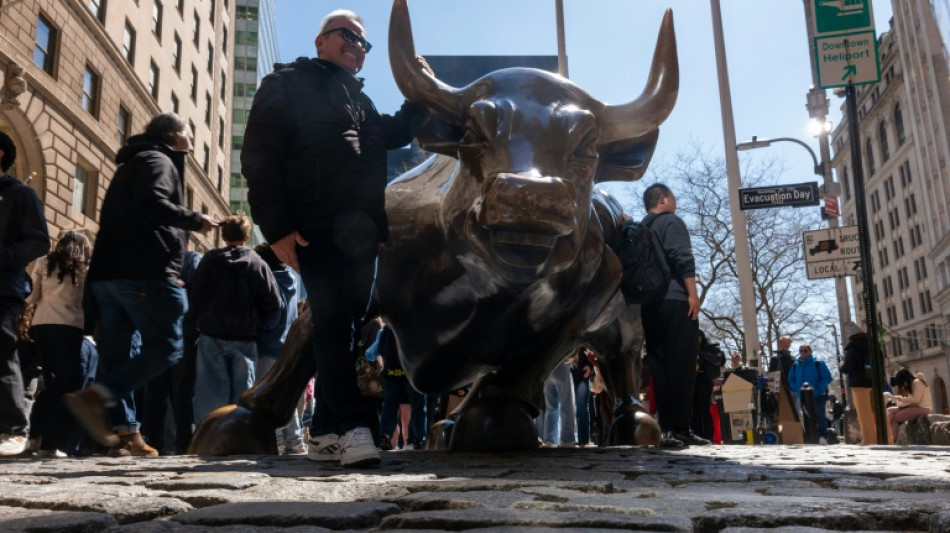 Stocks mixed, precious metals slip in quiet Asian trade