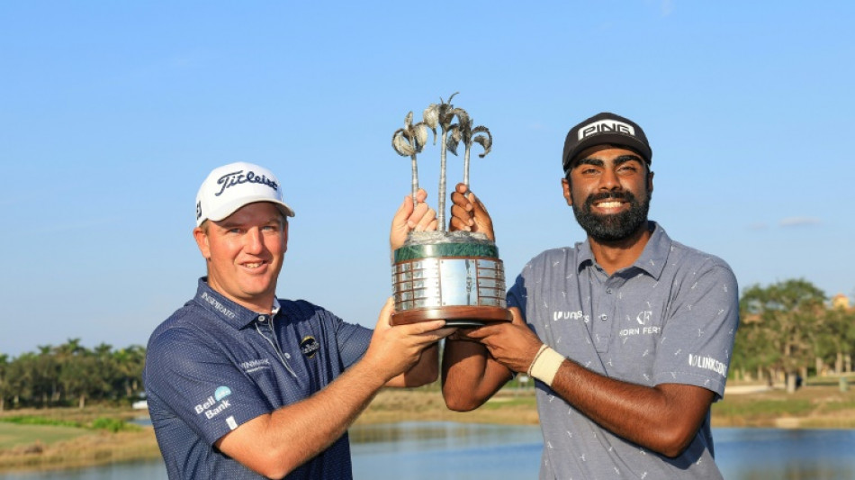 Hoge and hurting Theegala rally to win Shootout crown