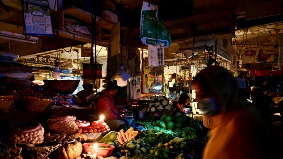 Al menos 130 millones de afectados por un corte de luz en Banglad&eacute;s