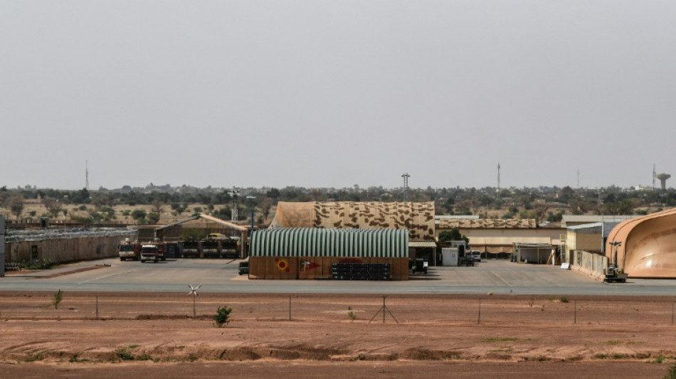Junta militar do N&iacute;ger afirma ter recuperado "controle" ap&oacute;s confrontos com amotinados