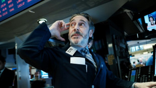 Wall Street en l&eacute;g&egrave;re baisse prudente avant des r&eacute;sultats de la "tech"