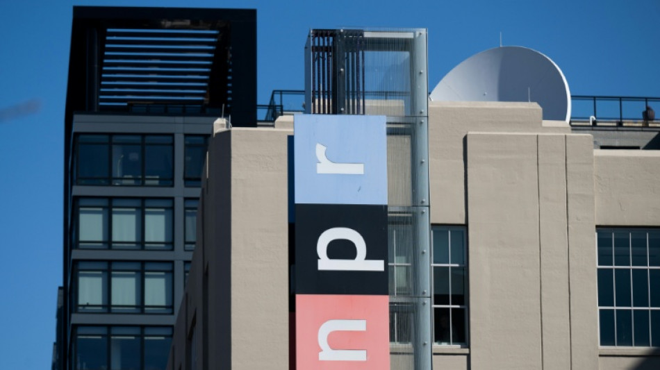 La cadena NPR pide la suspensión del decreto de Trump que cesa su financiación