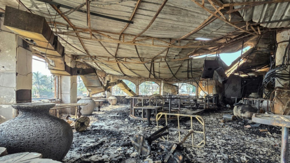 Pelo menos 25 mortos em incêndio em boate na Índia