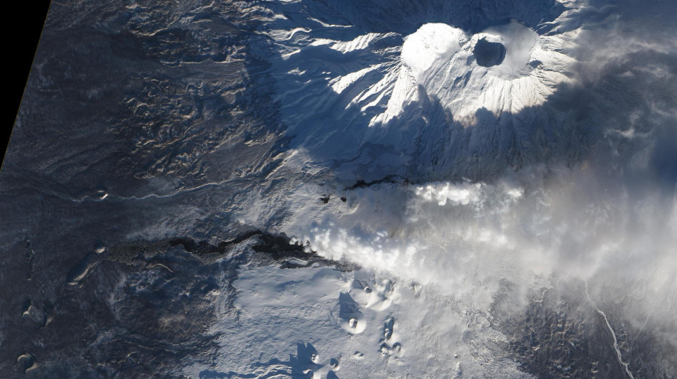 Vulcano russo in eruzione in Kamchatka dopo 450 anni