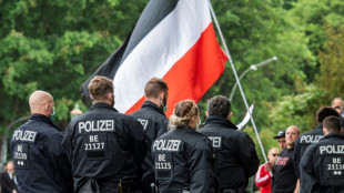Vertrieb von rechtsextremer Musik: F&uuml;nf M&auml;nner in Niedersachsen vor Gericht