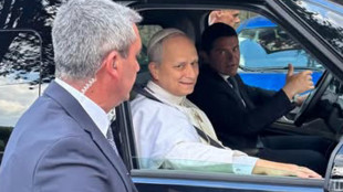 Papa Leone XIV saluta un tifoso a Genazzano: "Forza Roma"