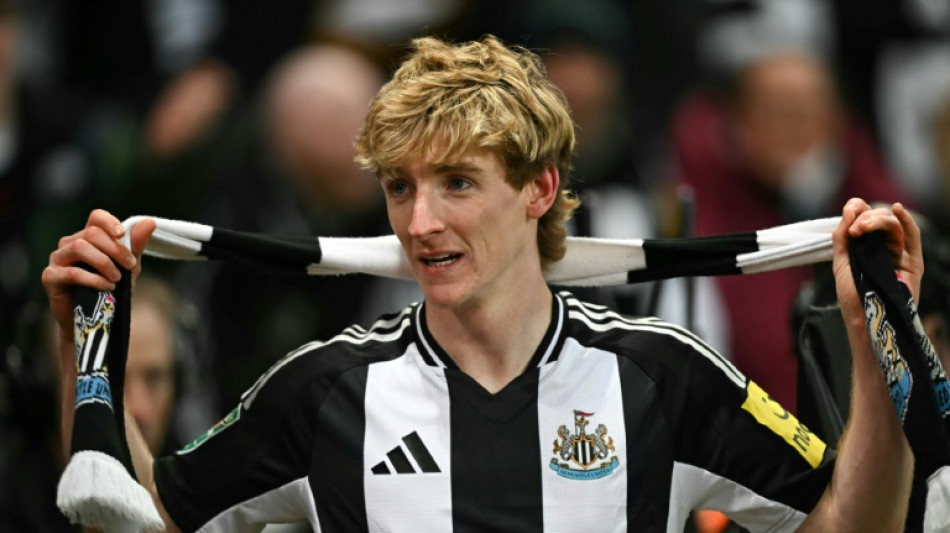 Newcastle volta a vencer o Arsenal (2-0) e vai &agrave; final da Copa da Liga Inglesa