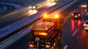 Heftiger Schneefall sorgt f&uuml;r Chaos auf Autobahnen in Westdeutschland