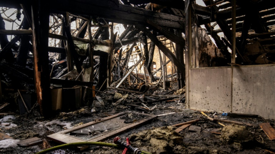 L&ouml;scheinsatz nach Feuer in Kopenhagens historischer B&ouml;rse fortgesetzt
