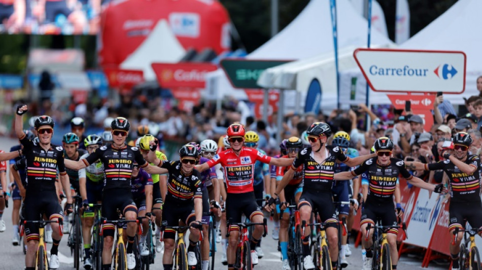 Tour d'Espagne: Sepp Kuss triomphe, Jumbo-Visma signe un tripl&eacute; historique