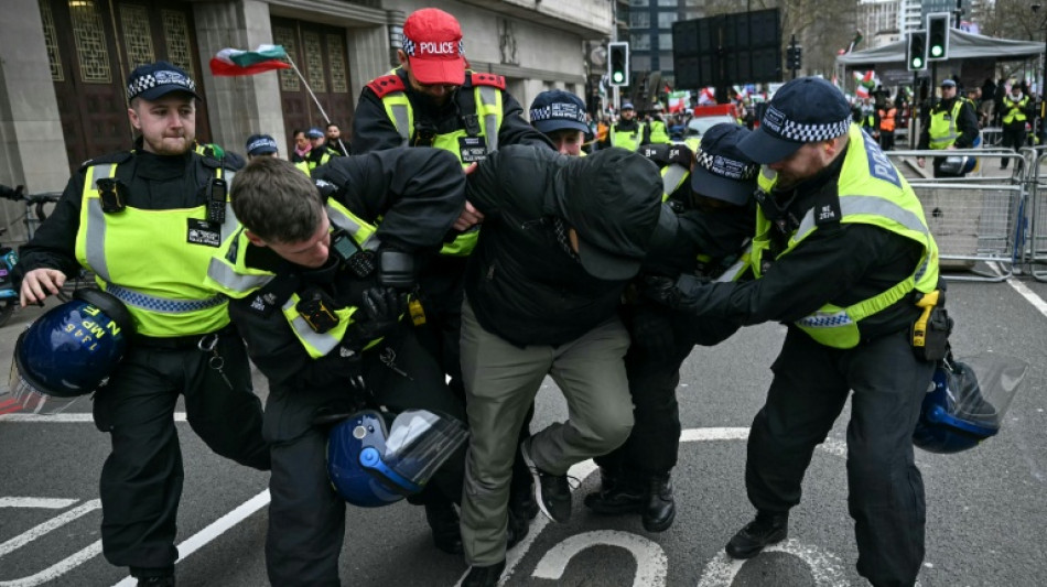 Hundreds rally in London for banned pro-Palestinian march