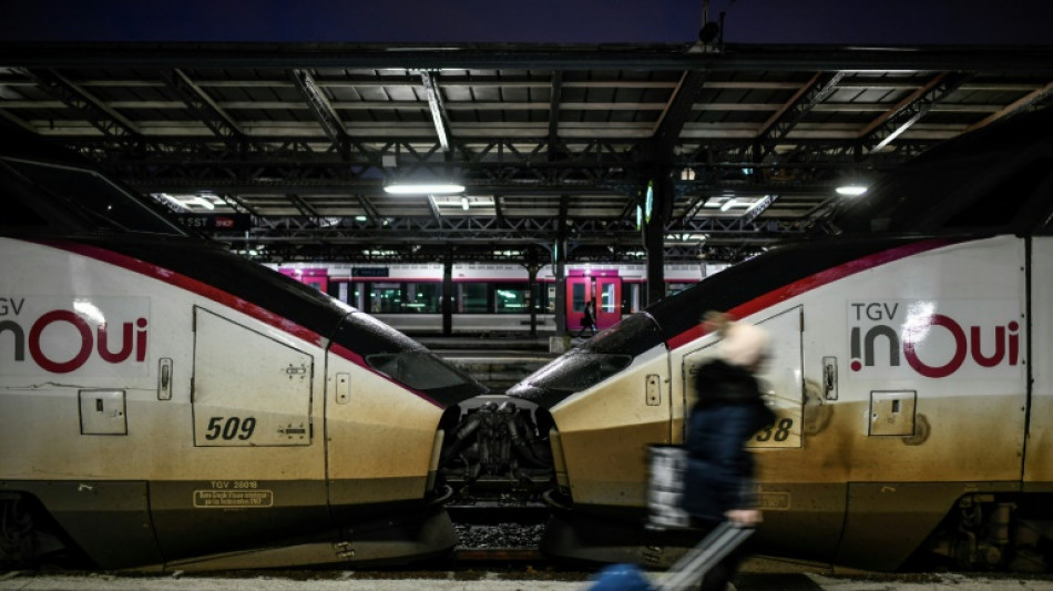 Il y aura des trains au Nouvel An, mais les d&eacute;parts pour No&euml;l restent perturb&eacute;s